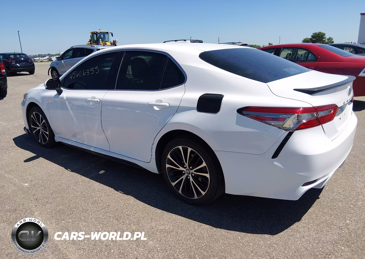 2018 Toyota Camry Se VIN:4T1B11HK9JU137252 - 3