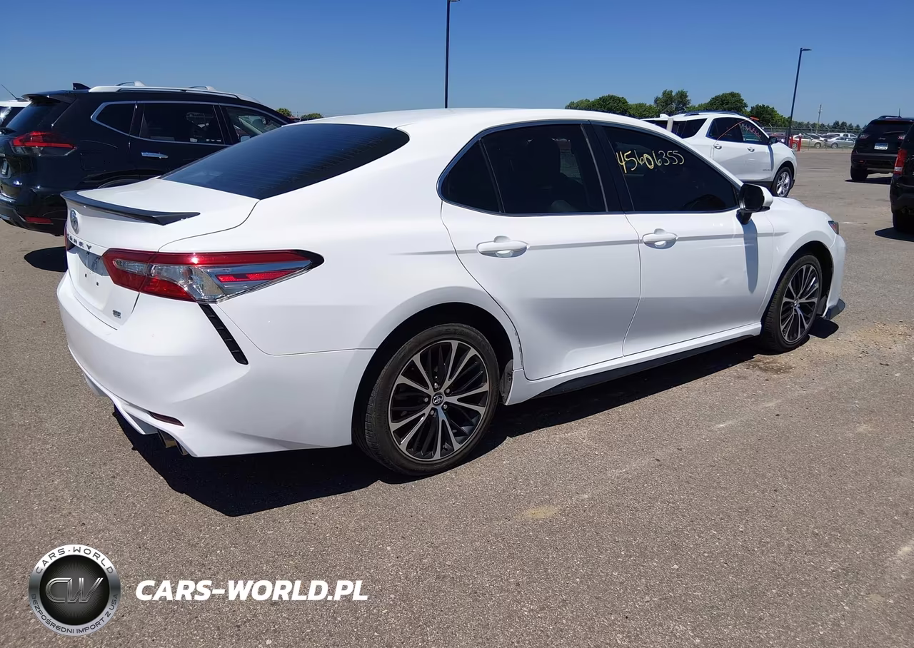 2018 Toyota Camry Se VIN:4T1B11HK9JU137252 - 4