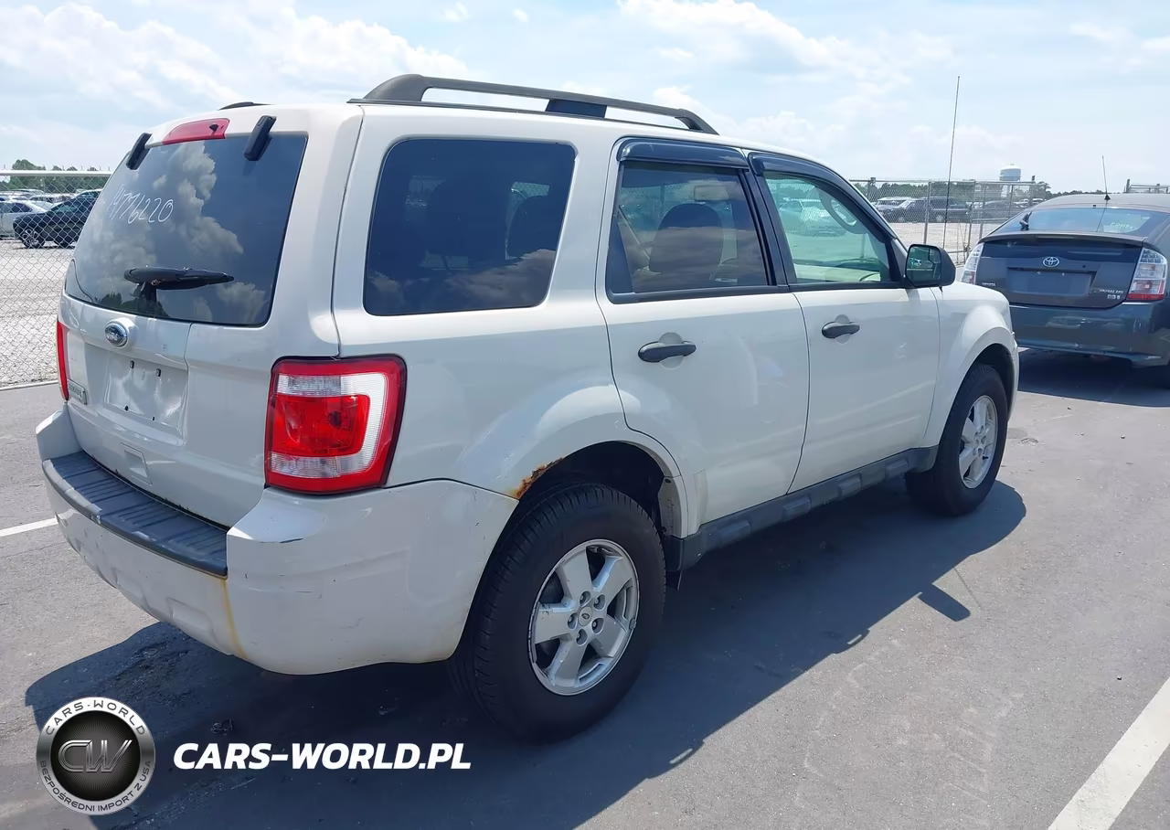2010 Ford Escape Xlt VIN:1FMCU9D79AKC97106 - 4