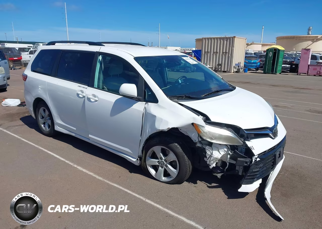 2020 Toyota Sienna Le – zdjęcie 1 z 18