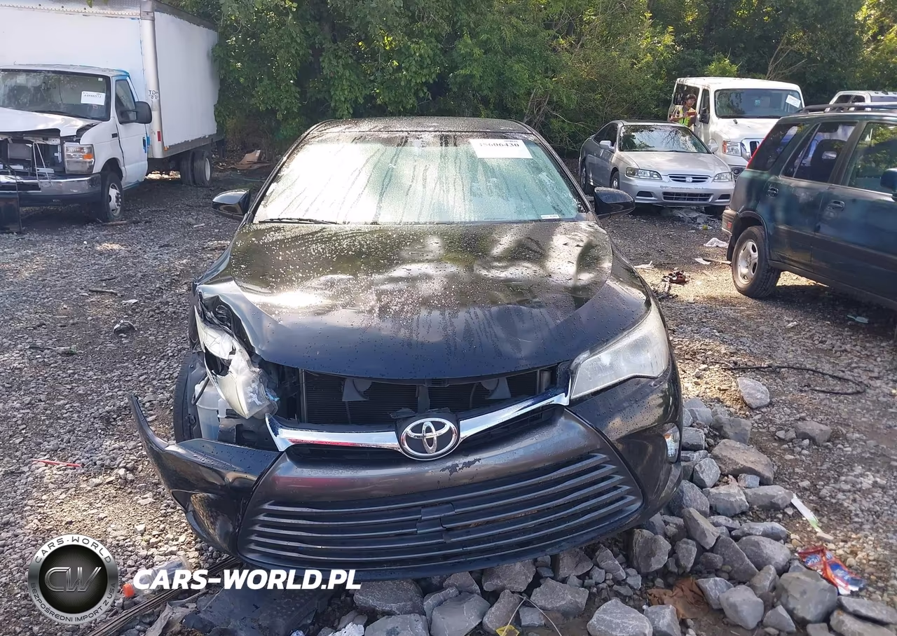2015 Toyota Camry Le VIN:4T1BF1FK1FU991339 - 12