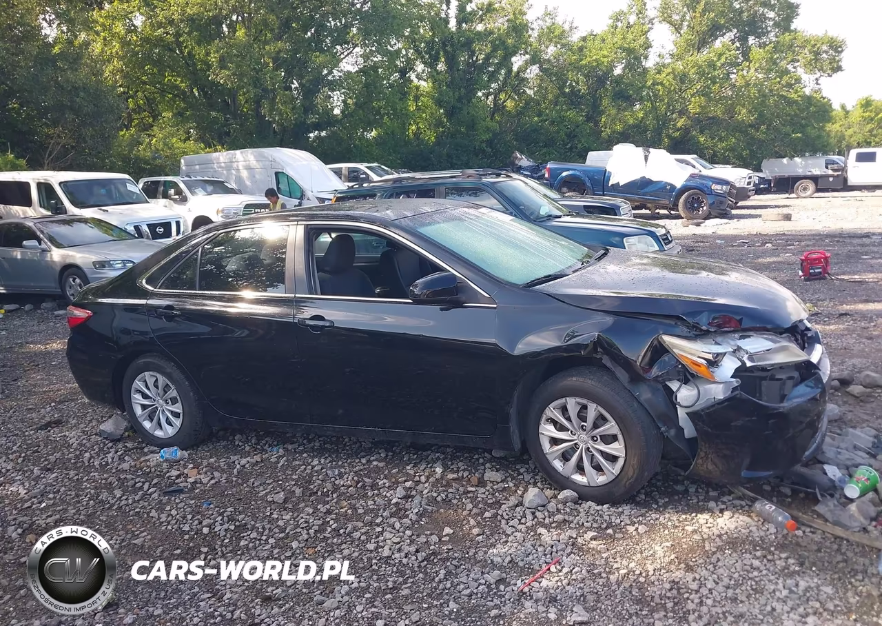 2015 Toyota Camry Le VIN:4T1BF1FK1FU991339 - 13