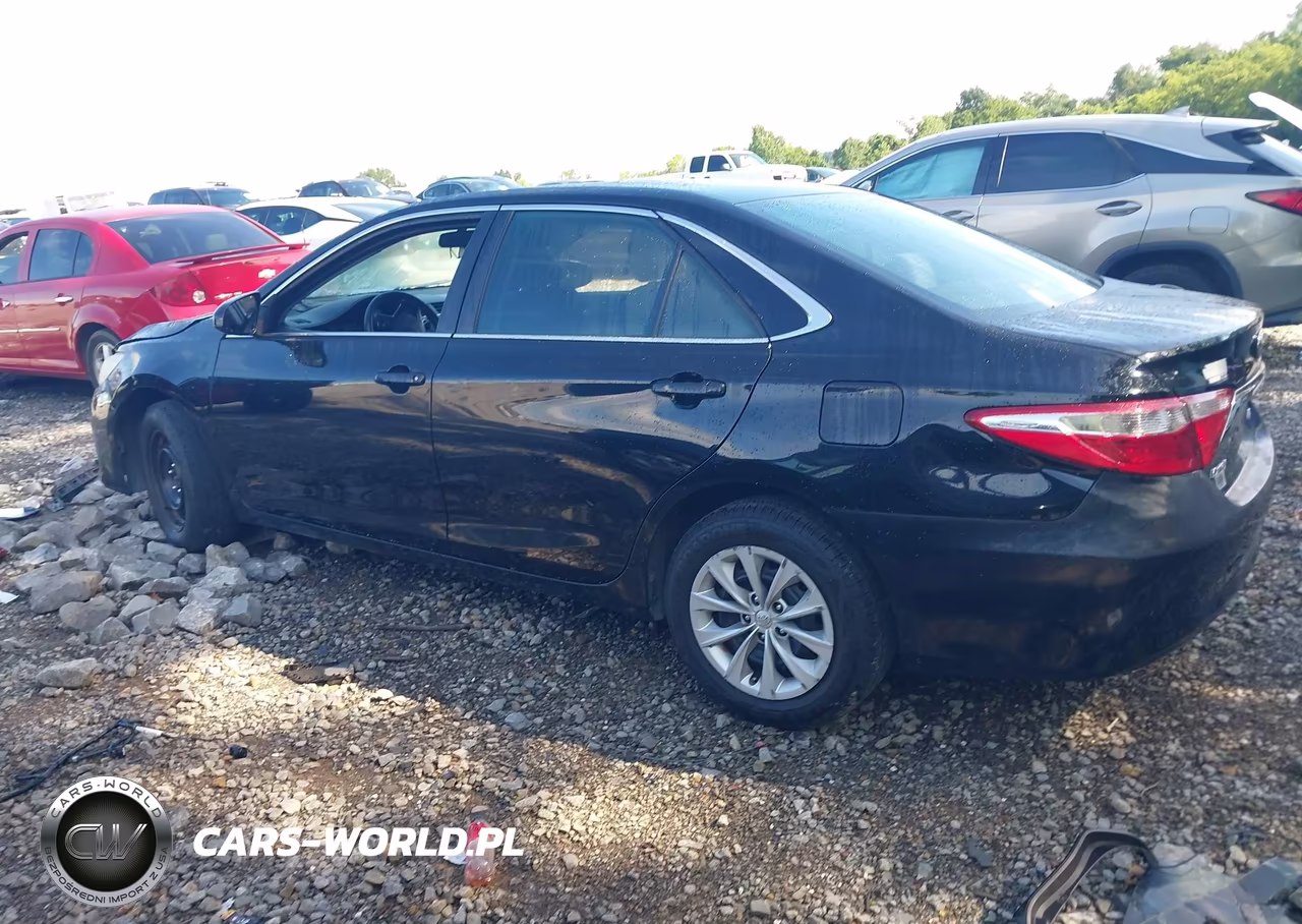 2015 Toyota Camry Le VIN:4T1BF1FK1FU991339 - 14