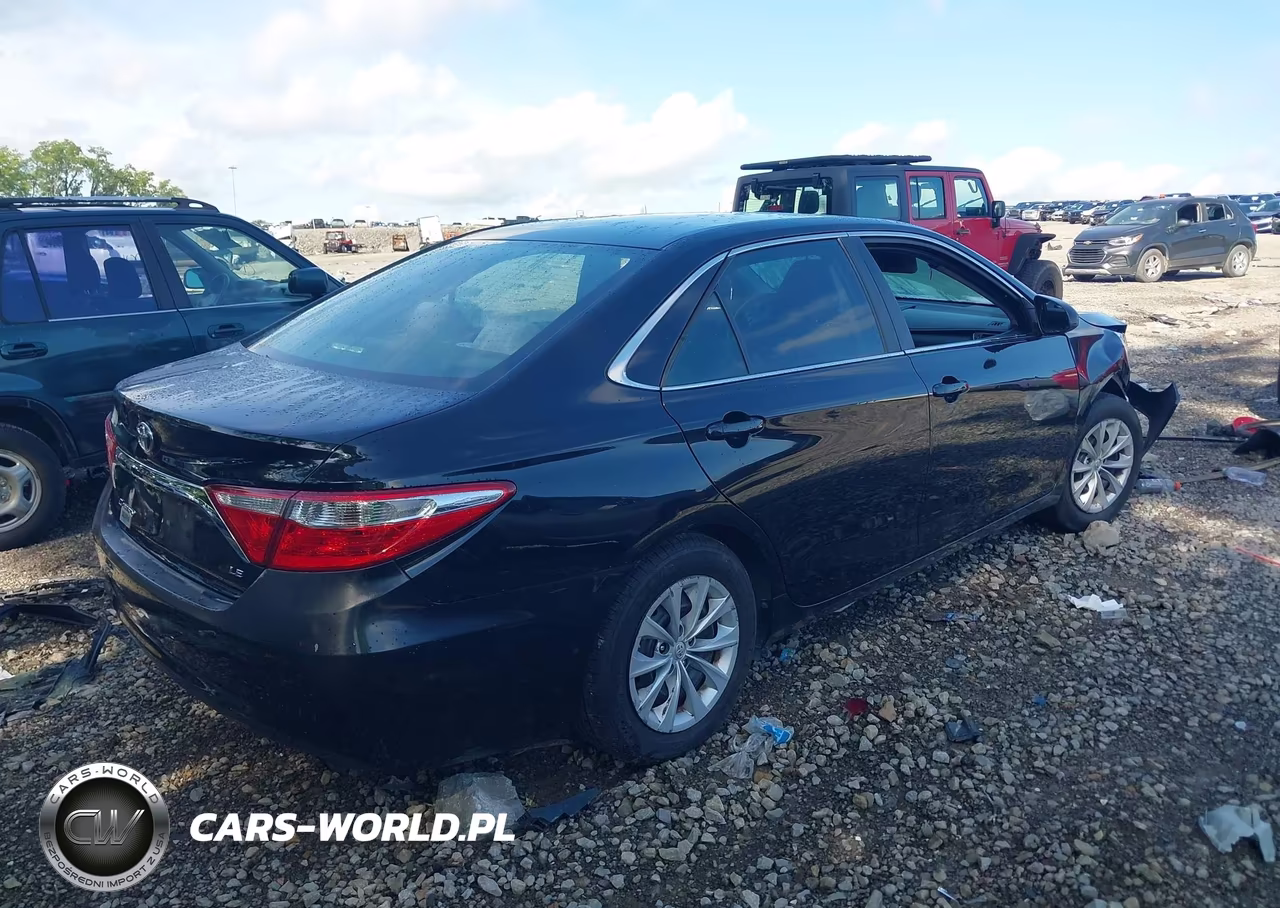 2015 Toyota Camry Le VIN:4T1BF1FK1FU991339 - 4