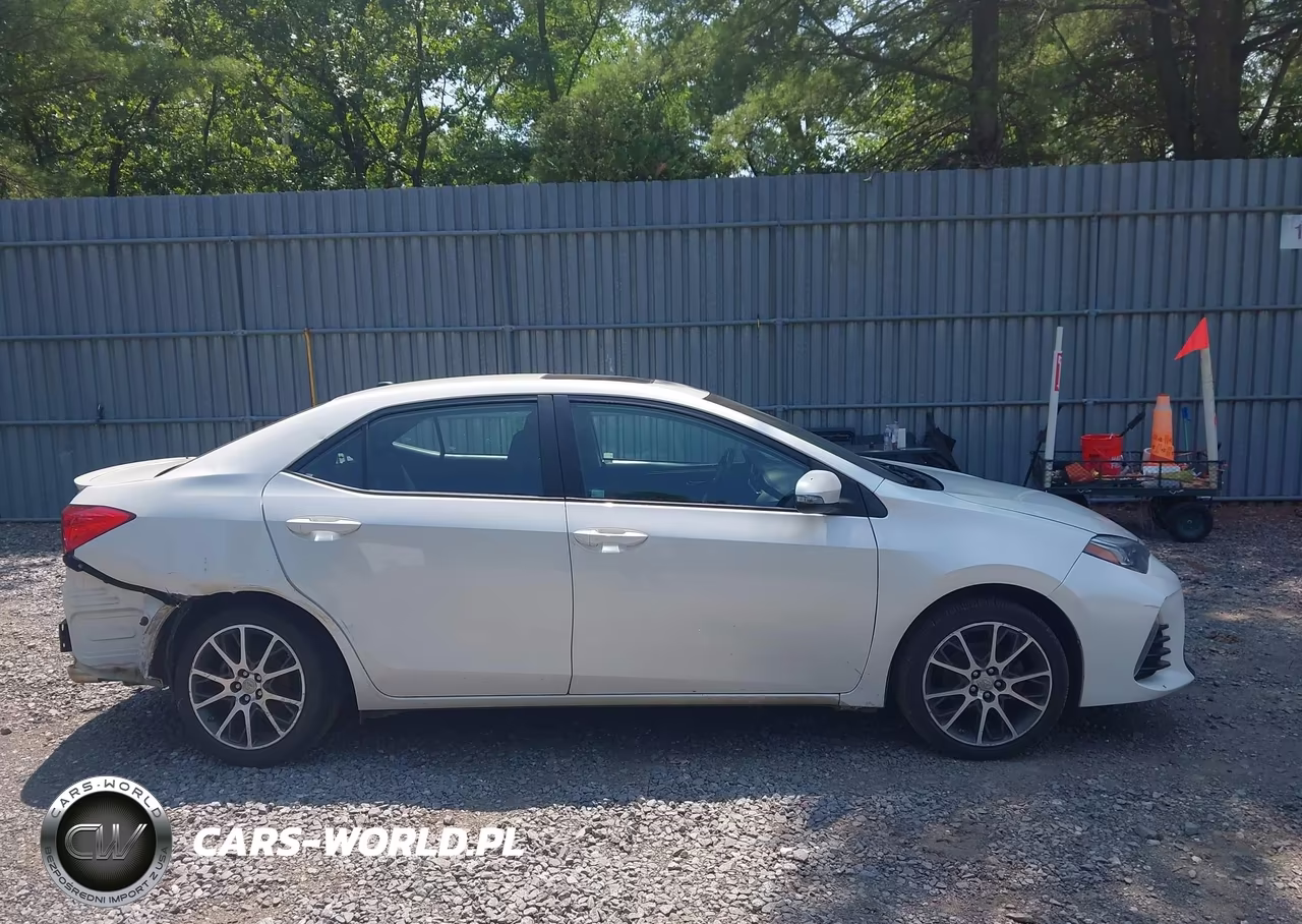 2017 Toyota Corolla Se Special Edition VIN:5YFBURHE4HP619929 - 13