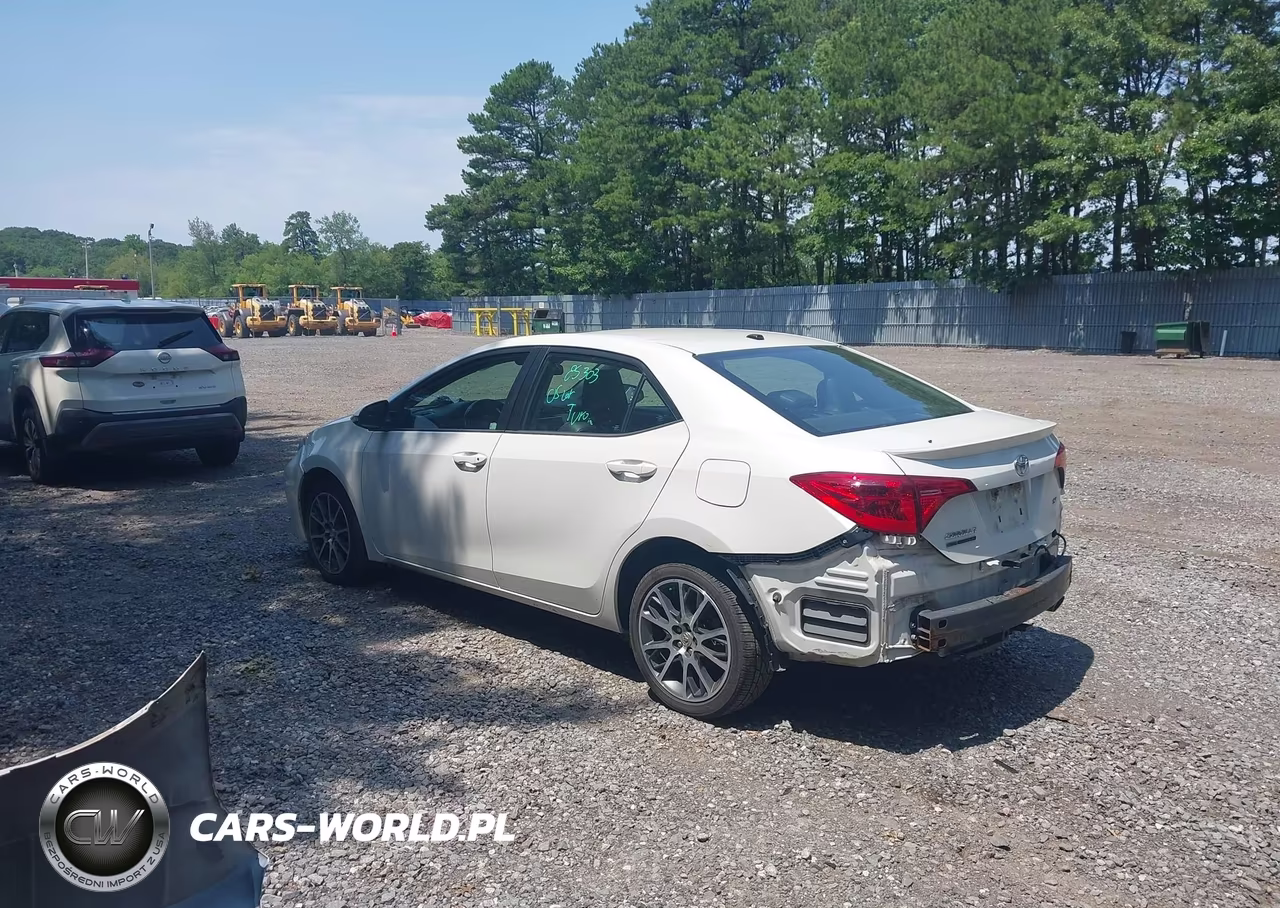 2017 Toyota Corolla Se Special Edition VIN:5YFBURHE4HP619929 - 3