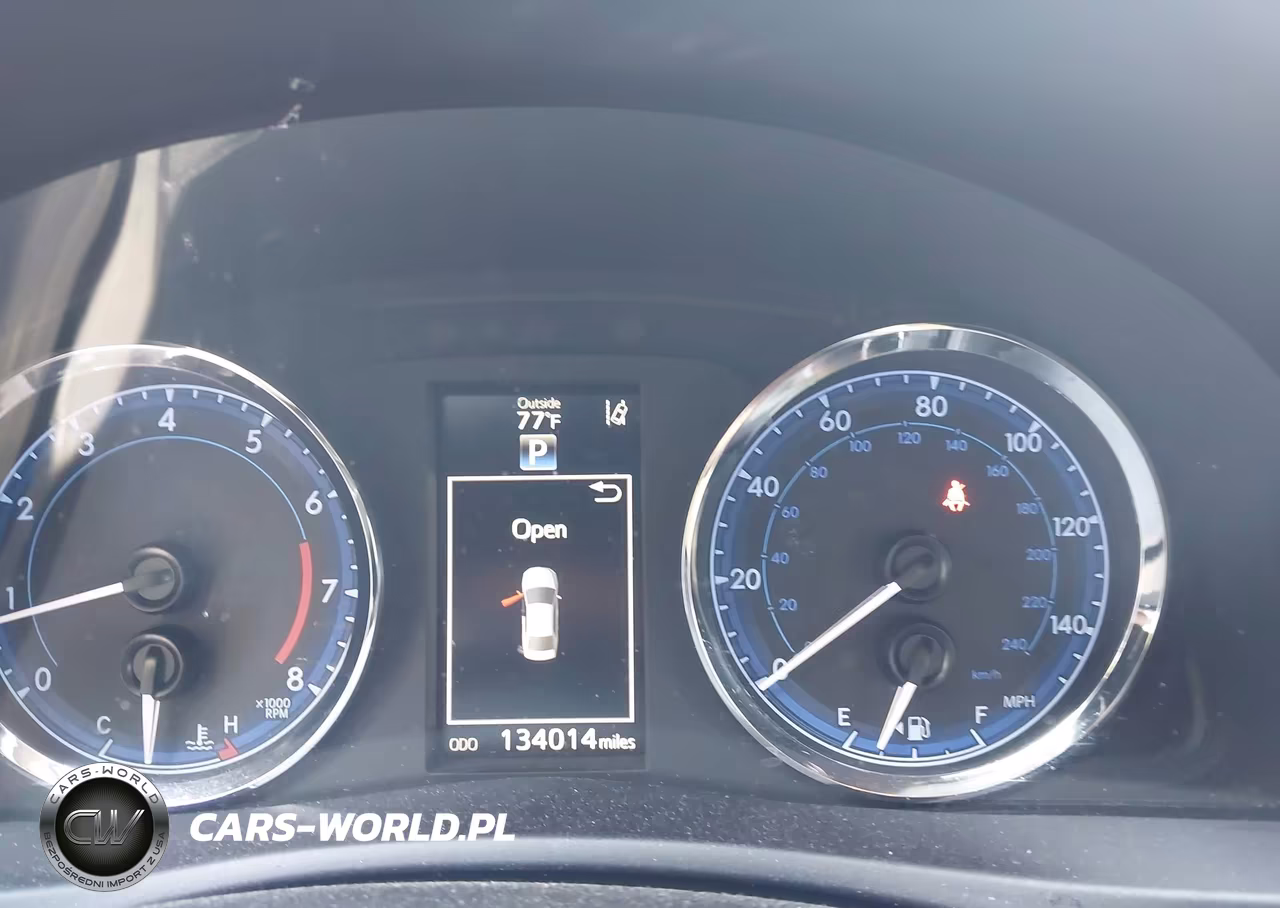 2017 Toyota Corolla Se Special Edition VIN:5YFBURHE4HP619929 - 7
