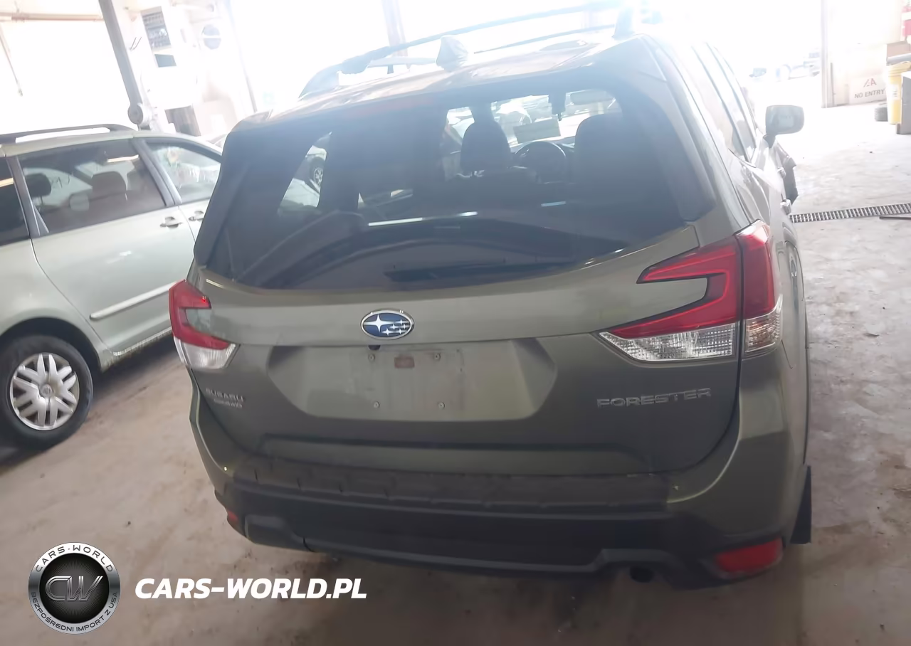 2019 Subaru Forester Premium VIN:JF2SKAEC7KH468213 - 16