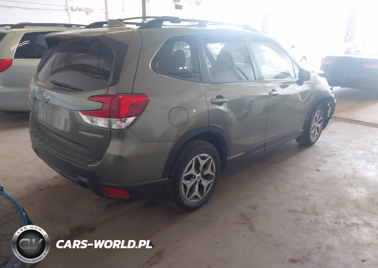 2019 Subaru Forester Premium VIN:JF2SKAEC7KH468213 - 4