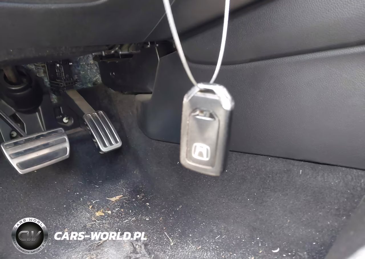2018 Honda Accord Sport VIN:1HGCV1F35JA266553 - 11