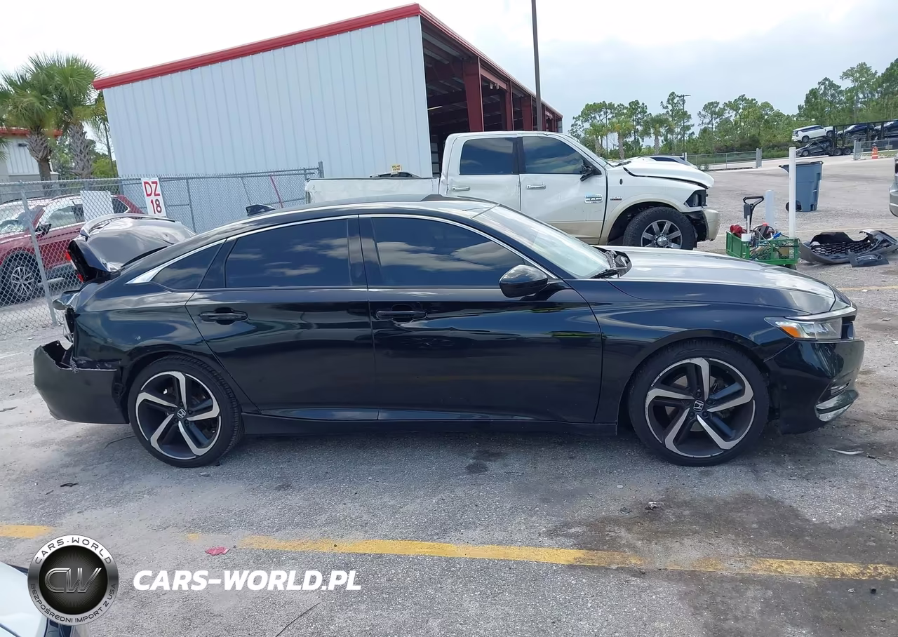 2018 Honda Accord Sport VIN:1HGCV1F35JA266553 - 13