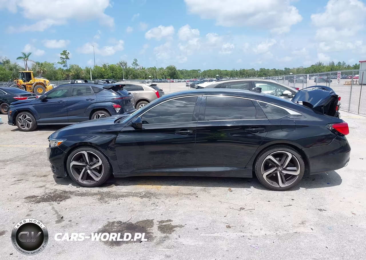2018 Honda Accord Sport VIN:1HGCV1F35JA266553 - 14