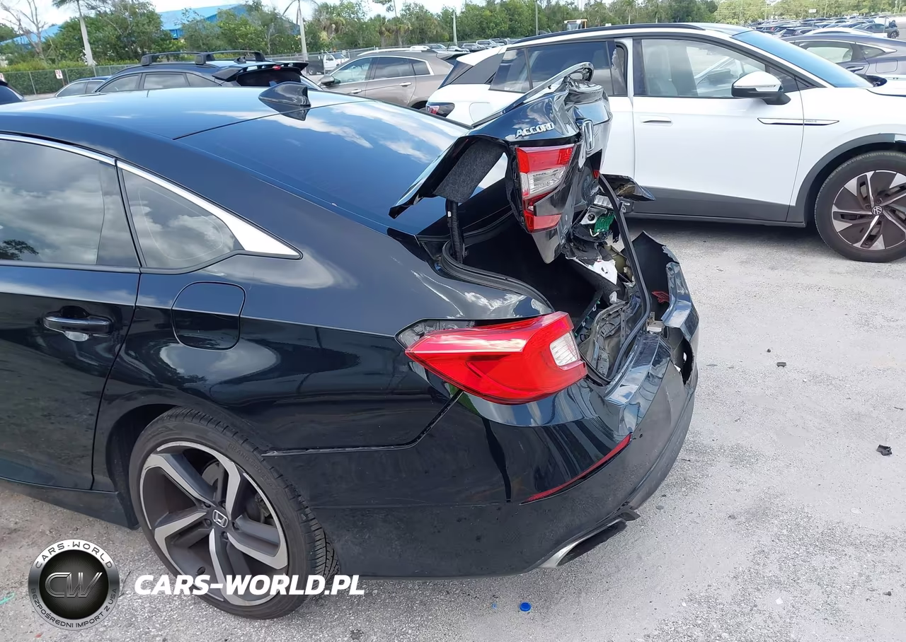 2018 Honda Accord Sport VIN:1HGCV1F35JA266553 - 6
