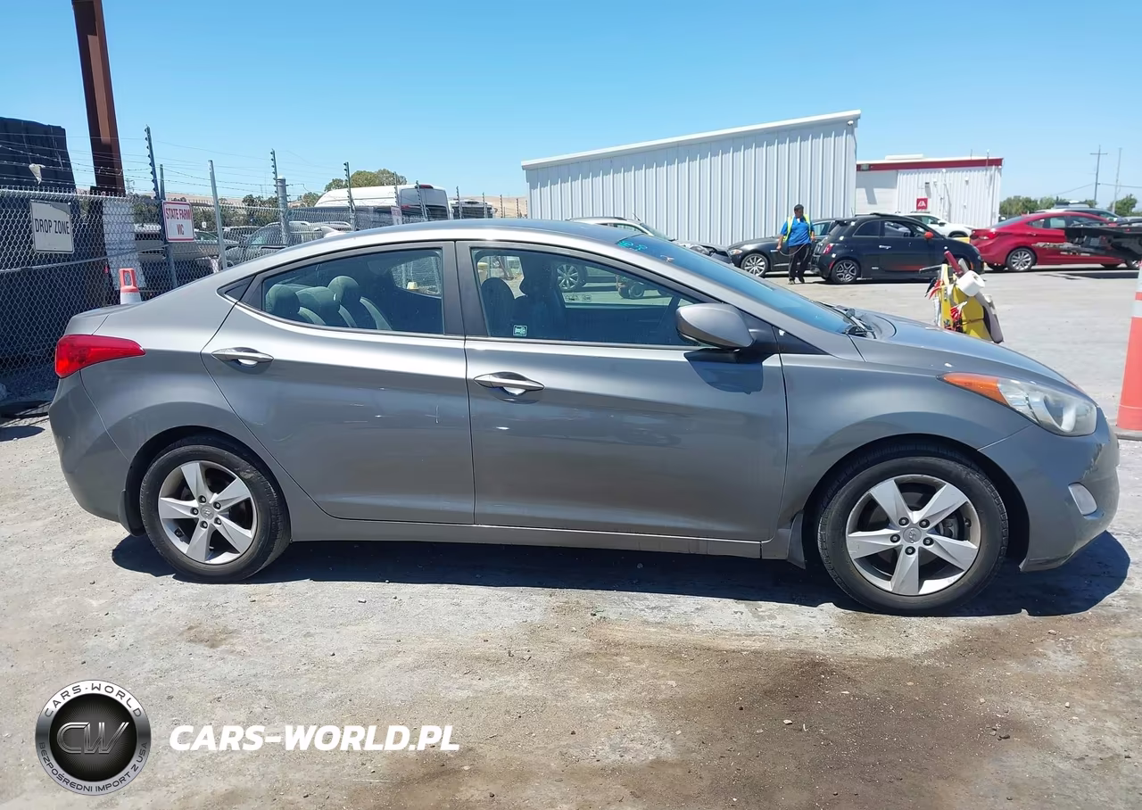 2013 Hyundai Elantra Gls VIN:5NPDH4AE5DH400205 - 16