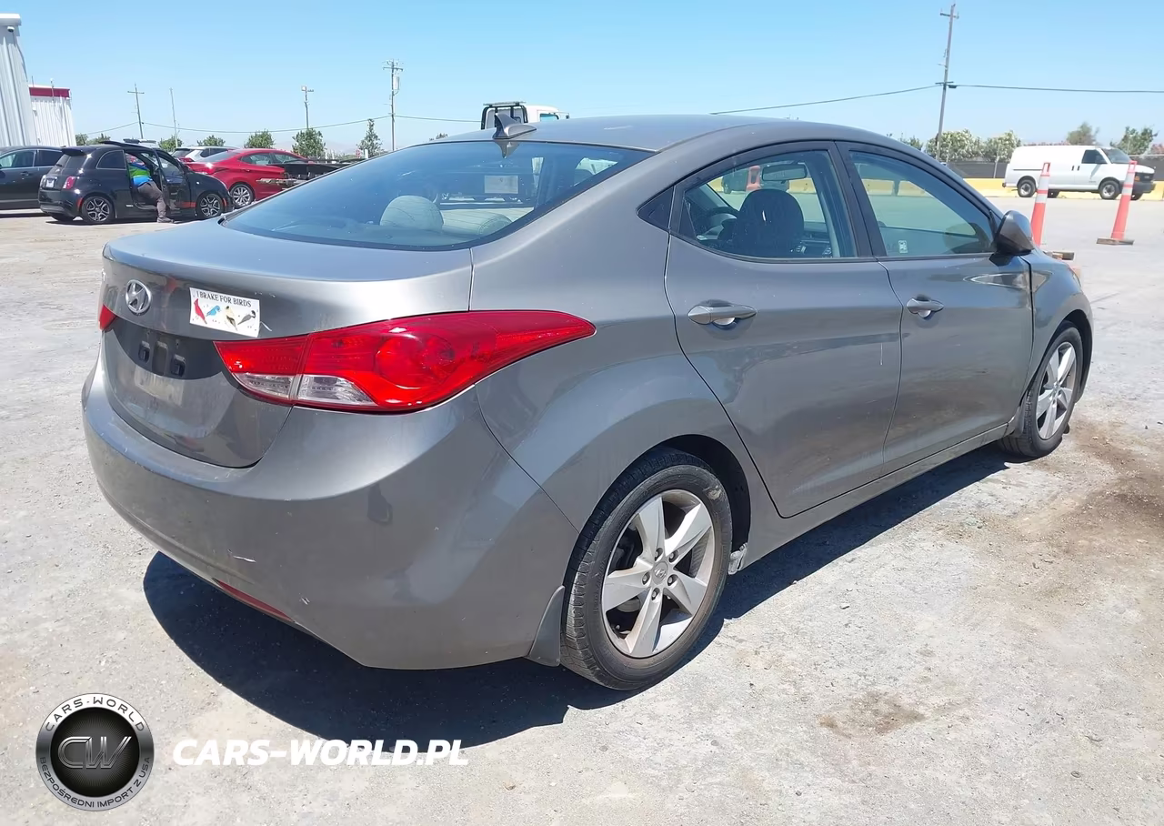 2013 Hyundai Elantra Gls VIN:5NPDH4AE5DH400205 - 4