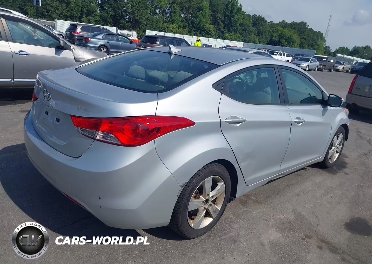 2013 Hyundai Elantra Gls VIN:5NPDH4AE3DH358312 - 4