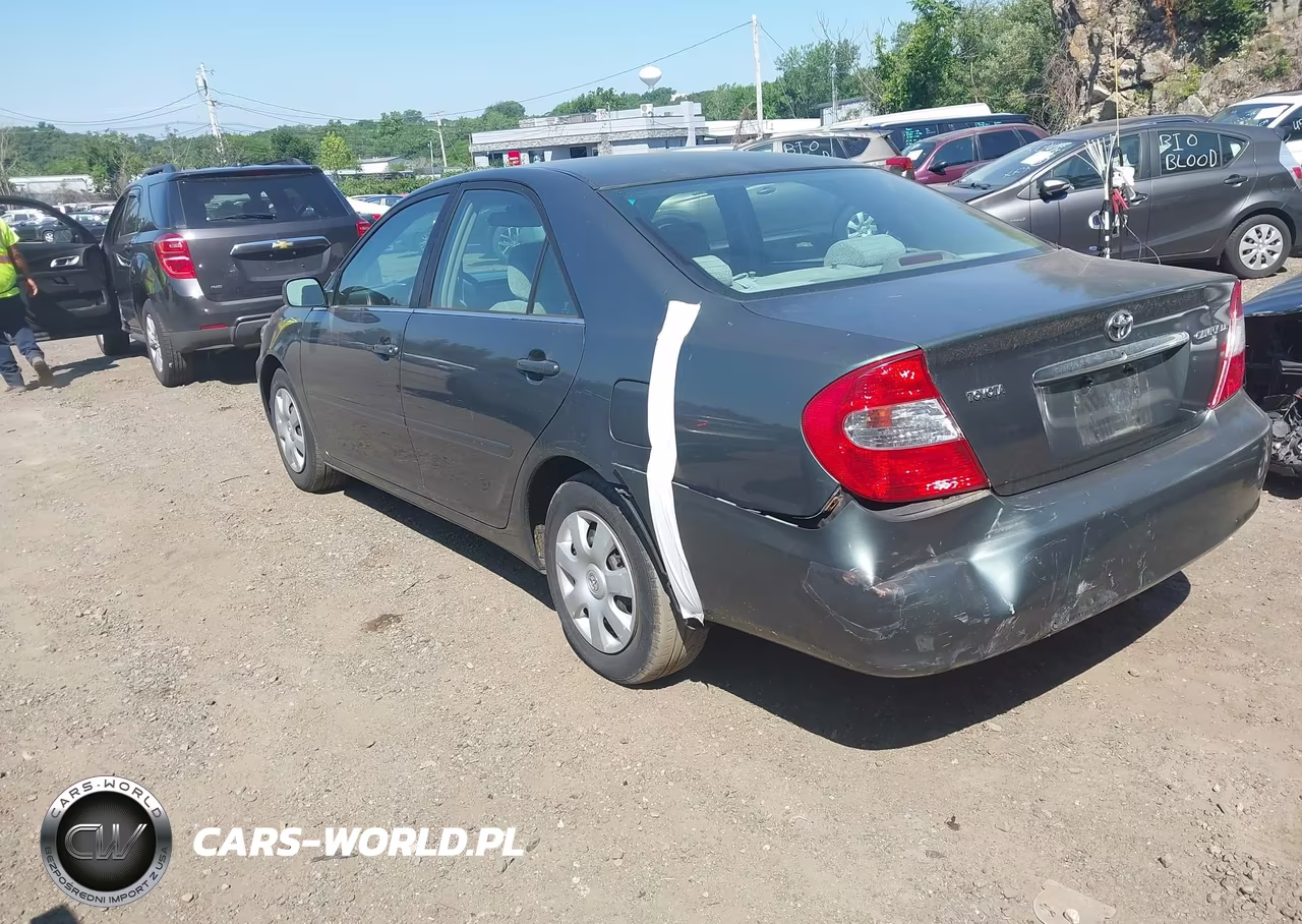 2004 Toyota Camry Le VIN:4T1BE32K14U260654 - 3