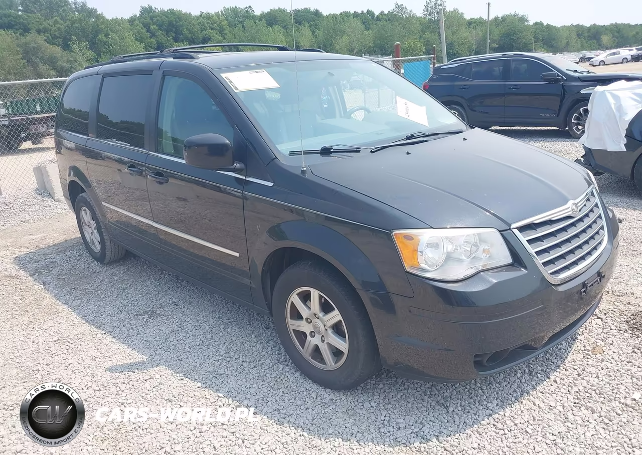 2010 Chrysler Town & Country Touring – zdjęcie 1 z 12
