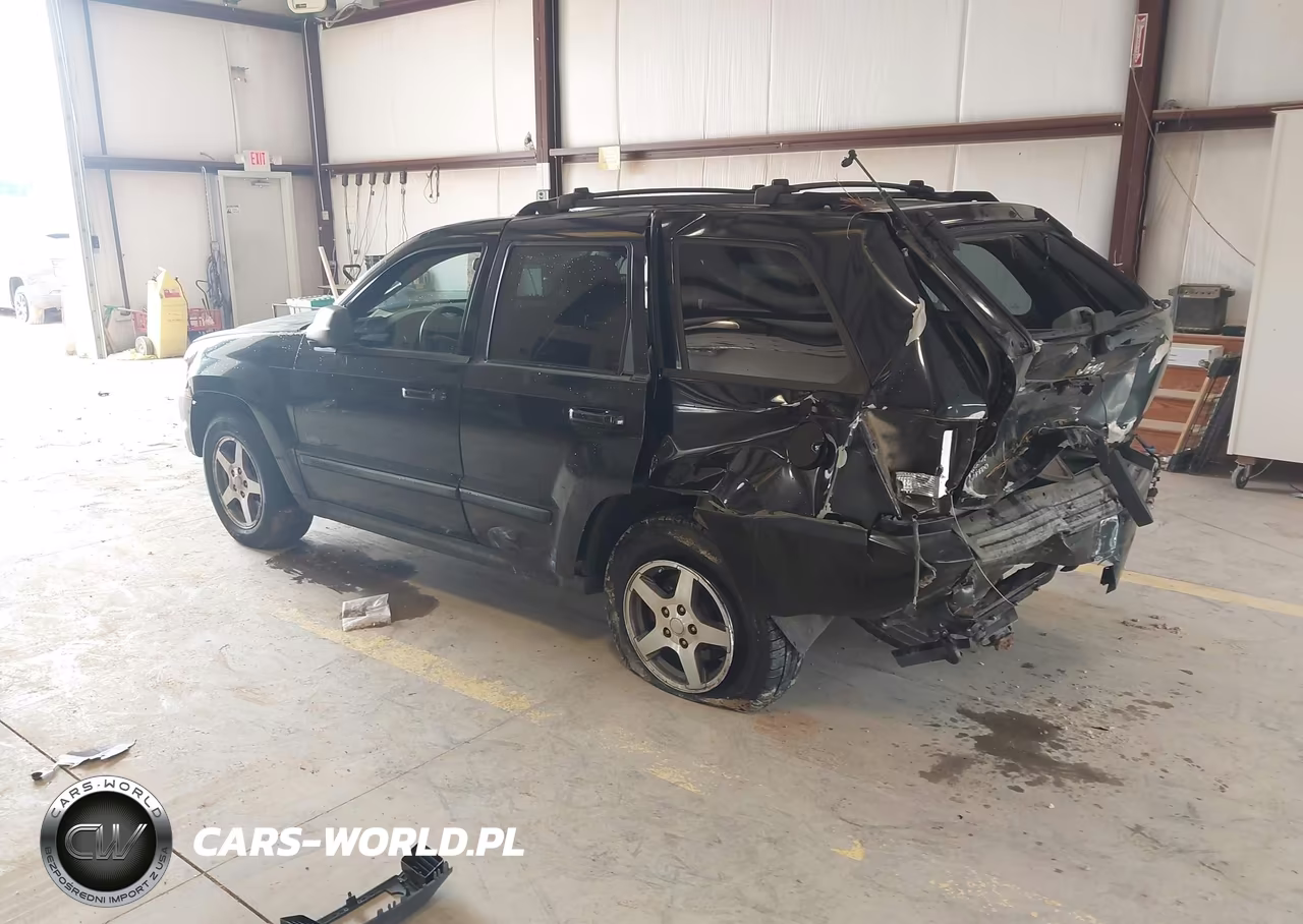2007 Jeep Grand Cherokee Laredo VIN:1J8GR48K67C618801 - 3