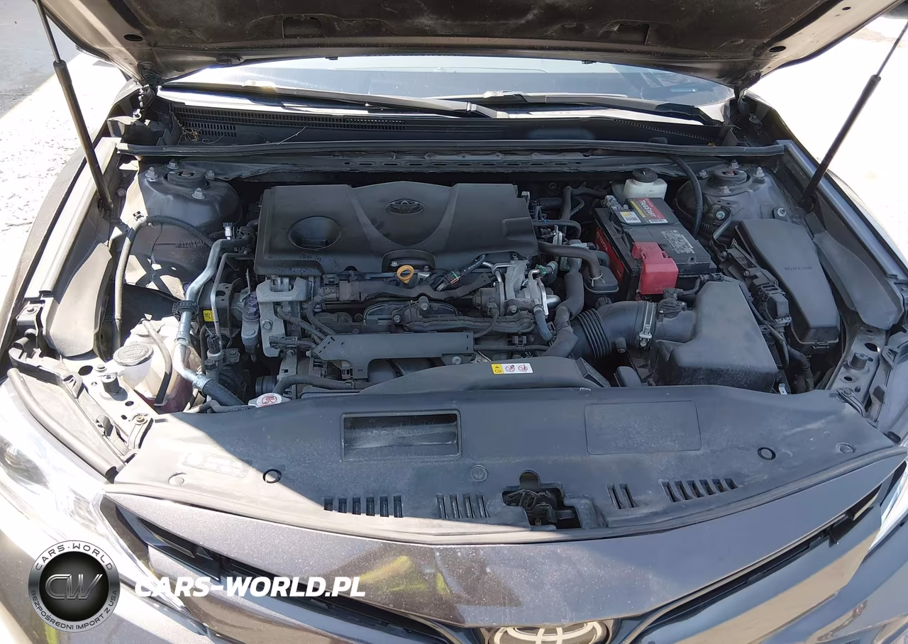 2018 Toyota Camry Le VIN:4T1B11HK9JU115915 - 10