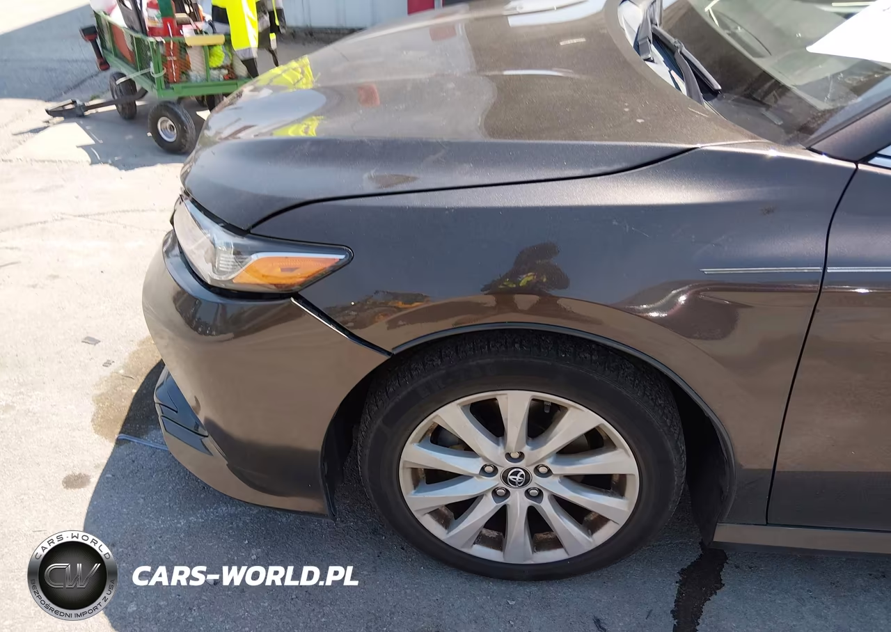 2018 Toyota Camry Le VIN:4T1B11HK9JU115915 - 6