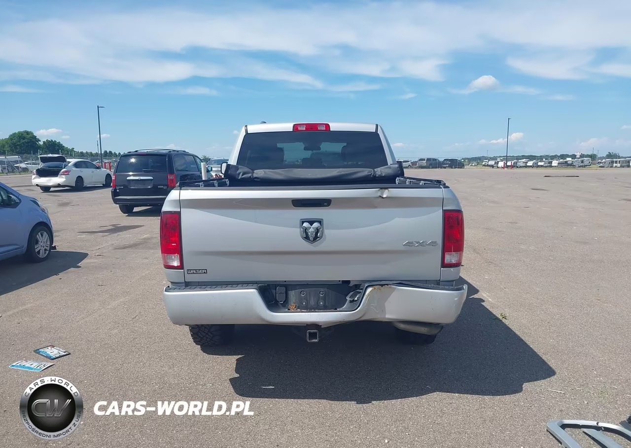2017 Ram 1500 Express 4X4 6'4 Box VIN:1C6RR7FGXHS702666 - 17