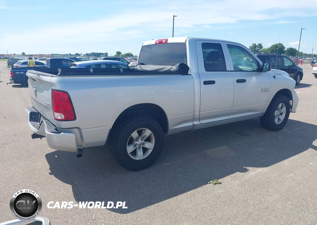 2017 Ram 1500 Express 4X4 6'4 Box VIN:1C6RR7FGXHS702666 - 4