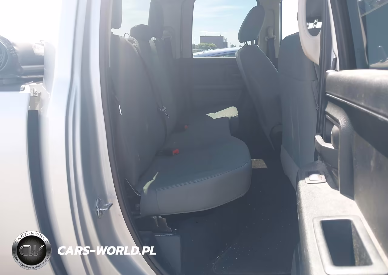 2017 Ram 1500 Express 4X4 6'4 Box VIN:1C6RR7FGXHS702666 - 8