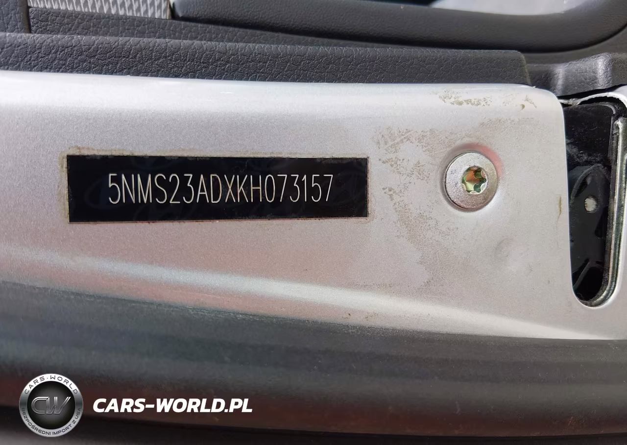 2019 Hyundai Santa Fe Se VIN:5NMS23ADXKH073157 - 9