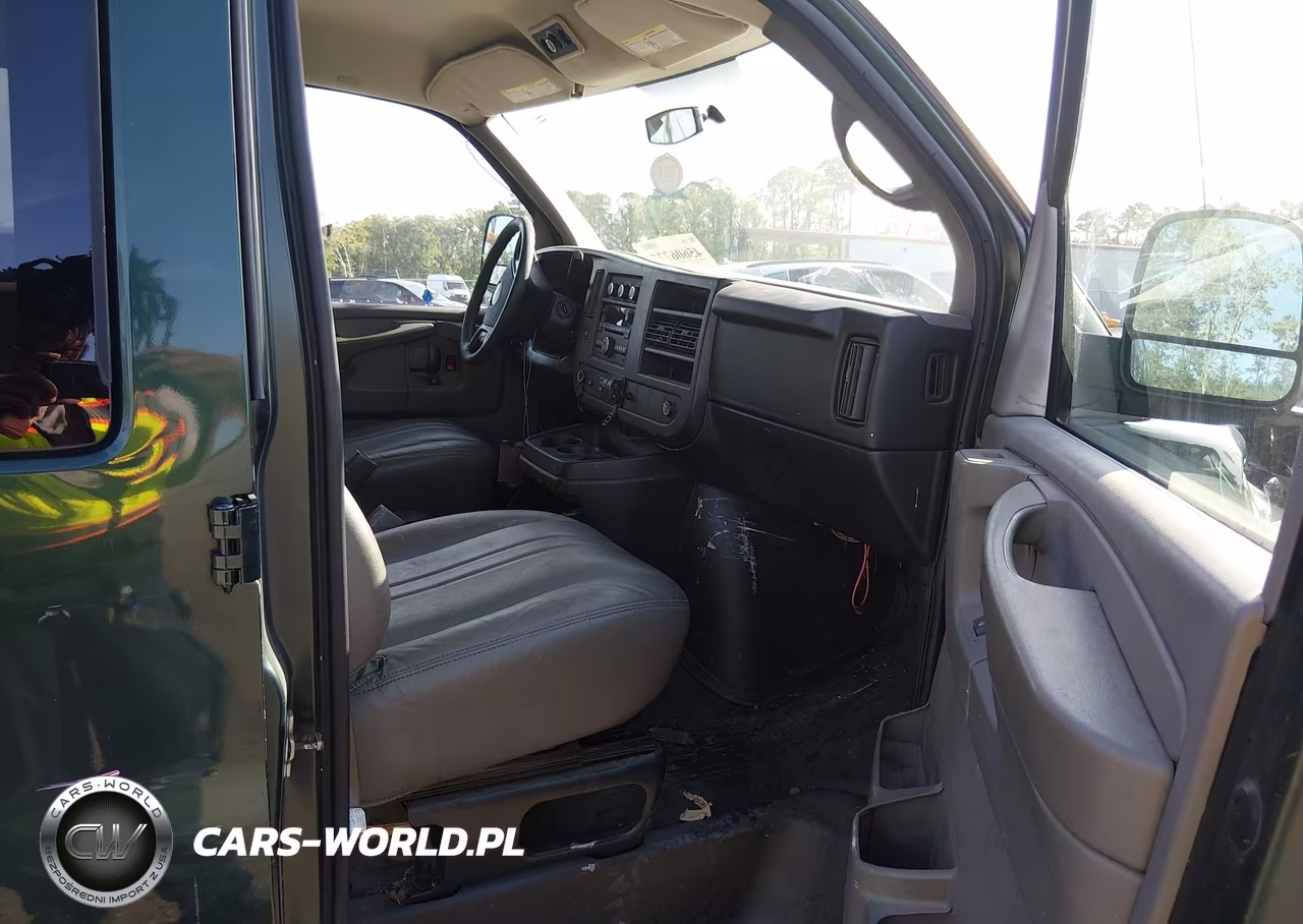 2010 Chevrolet Express 3500 Ls VIN:1GA2GZDG8A1171311 - 5