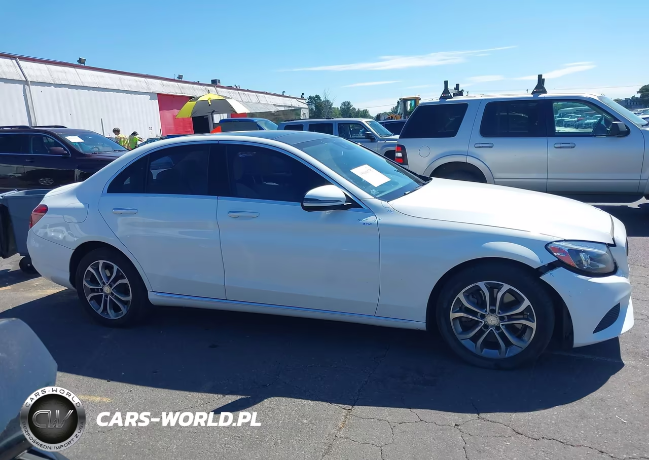 2016 Mercedes-Benz C 300 4Matic VIN:55SWF4KB2GU125588 - 14