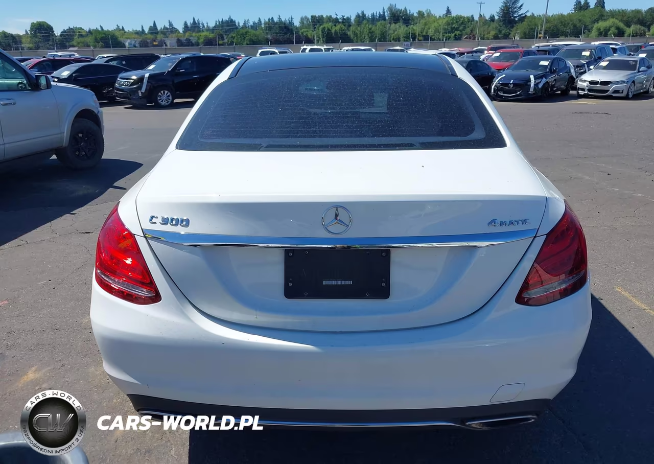 2016 Mercedes-Benz C 300 4Matic VIN:55SWF4KB2GU125588 - 17