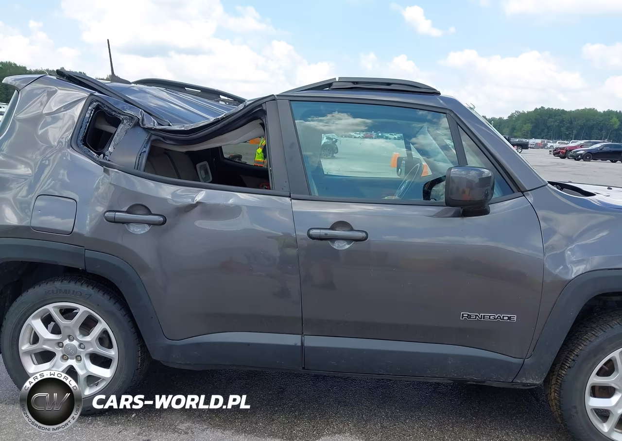 2018 Jeep Renegade Latitude 4X4 VIN:ZACCJBBB8JPH36295 - 13