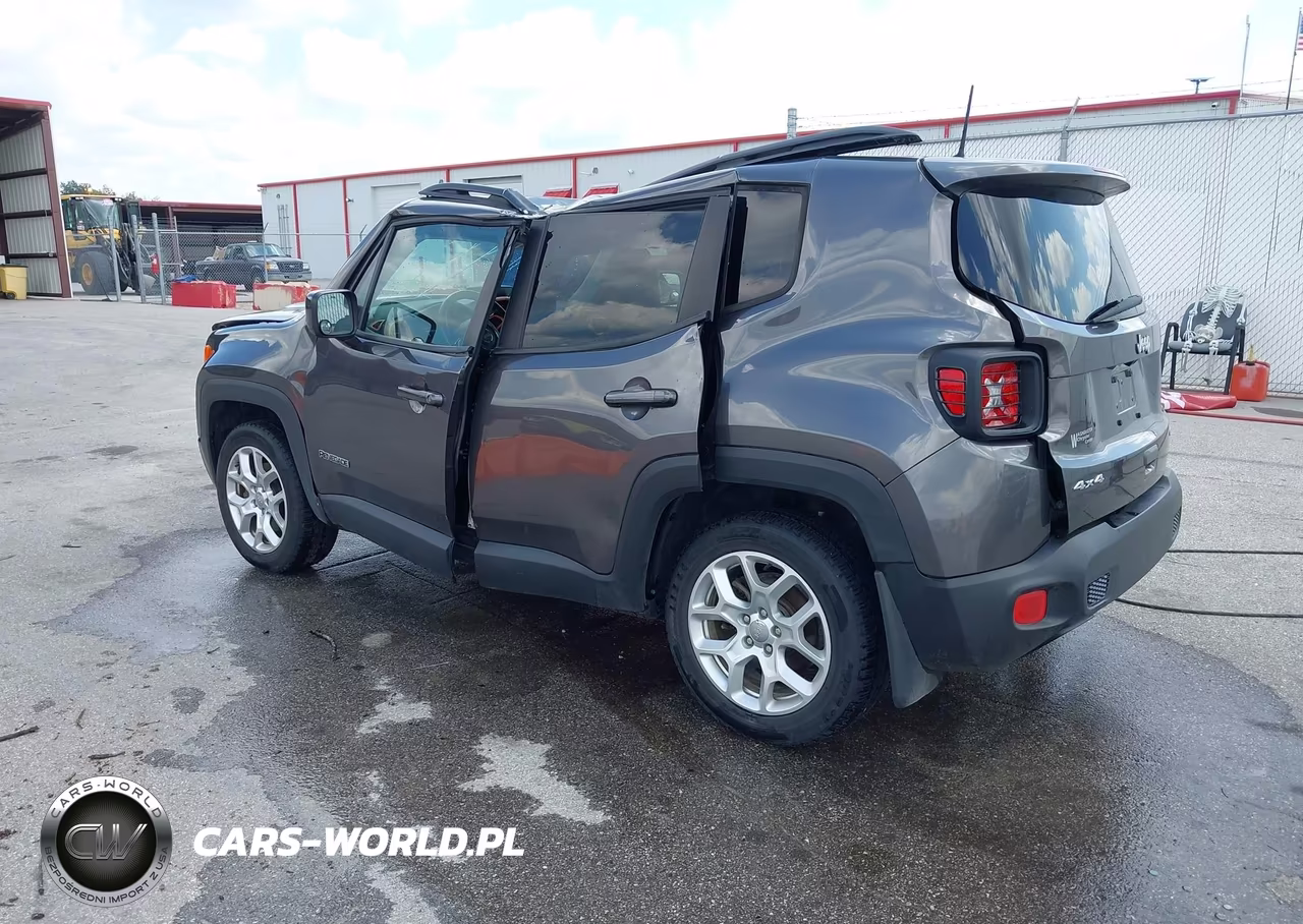 2018 Jeep Renegade Latitude 4X4 VIN:ZACCJBBB8JPH36295 - 3