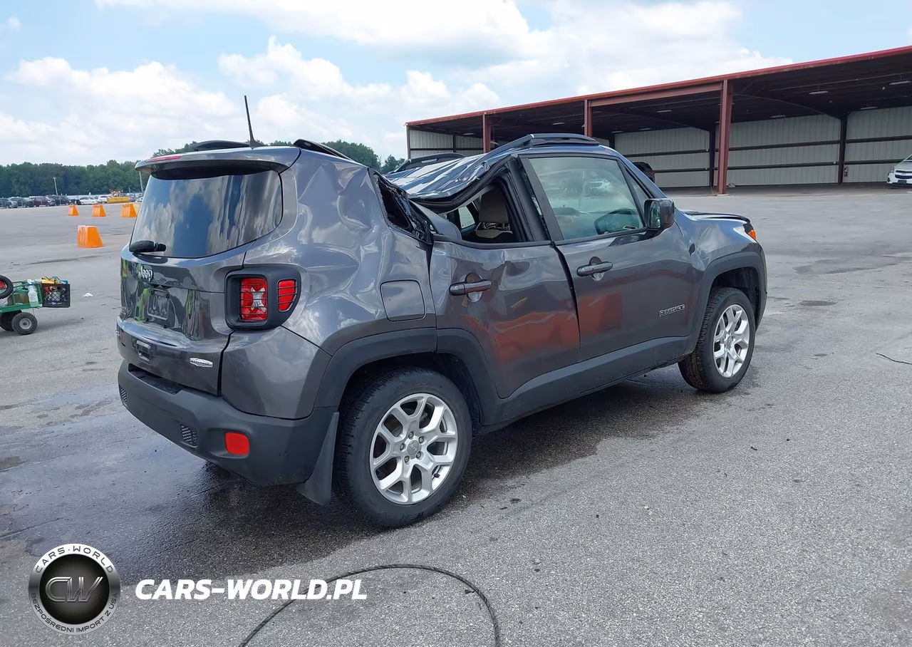 2018 Jeep Renegade Latitude 4X4 VIN:ZACCJBBB8JPH36295 - 4