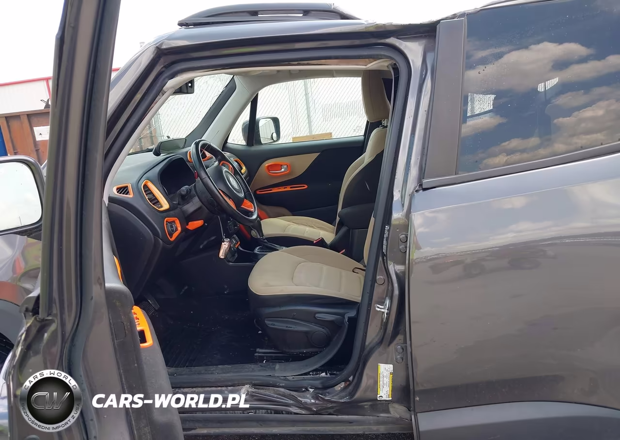 2018 Jeep Renegade Latitude 4X4 VIN:ZACCJBBB8JPH36295 - 5