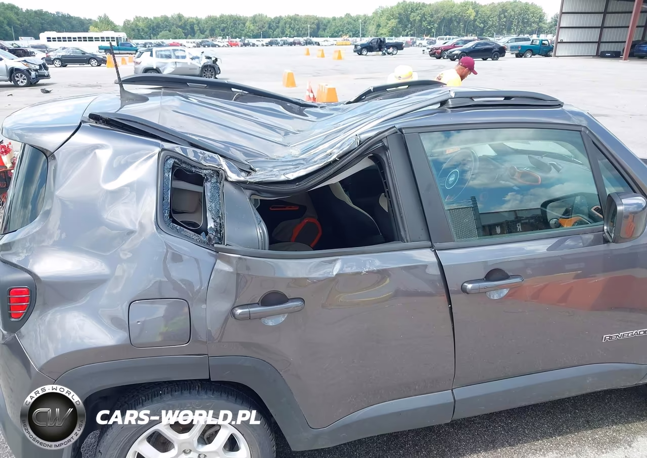 2018 Jeep Renegade Latitude 4X4 VIN:ZACCJBBB8JPH36295 - 6