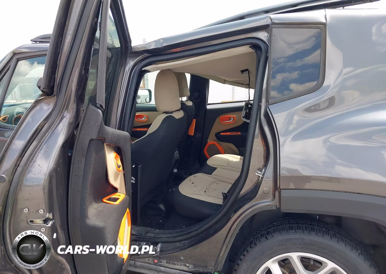 2018 Jeep Renegade Latitude 4X4 VIN:ZACCJBBB8JPH36295 - 8