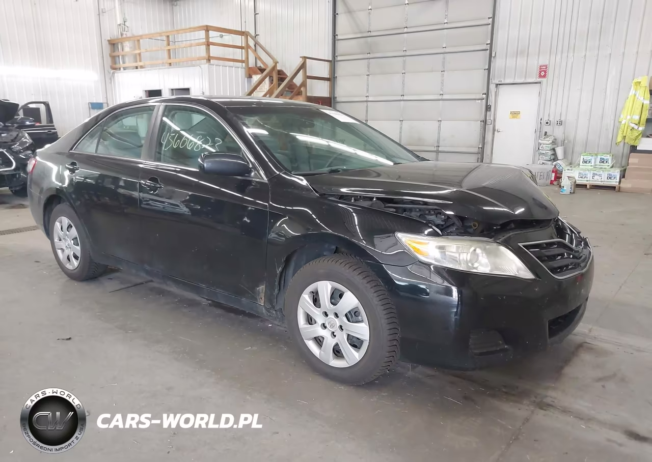 2011 Toyota Camry Le – zdjęcie 1 z 16