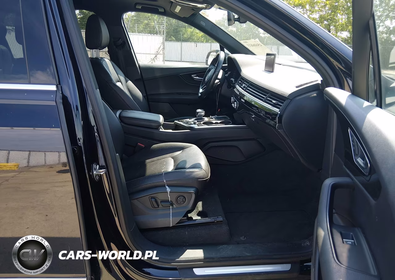 2017 Audi Q7 3.0T Premium VIN:WA1VAAF73HD011540 - 5