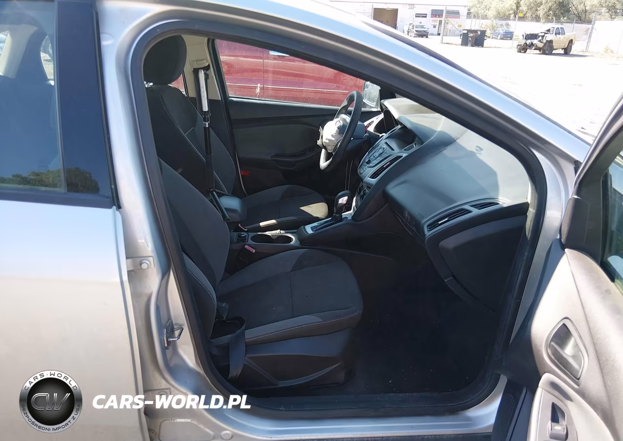 2012 Ford Focus Se VIN:1FAHP3F28CL440405 - 5