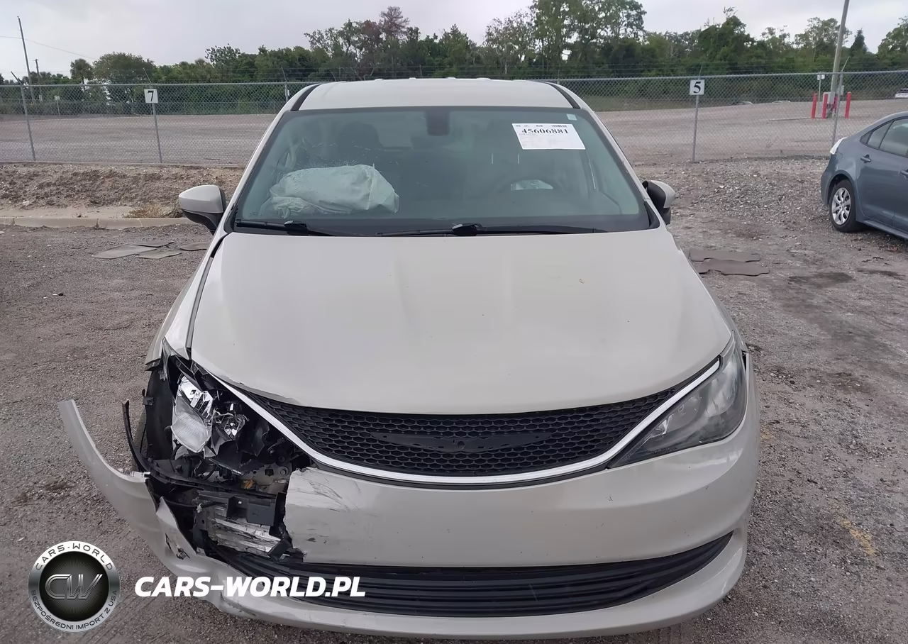 2017 Chrysler Pacifica Touring VIN:2C4RC1DG2HR771170 - 12