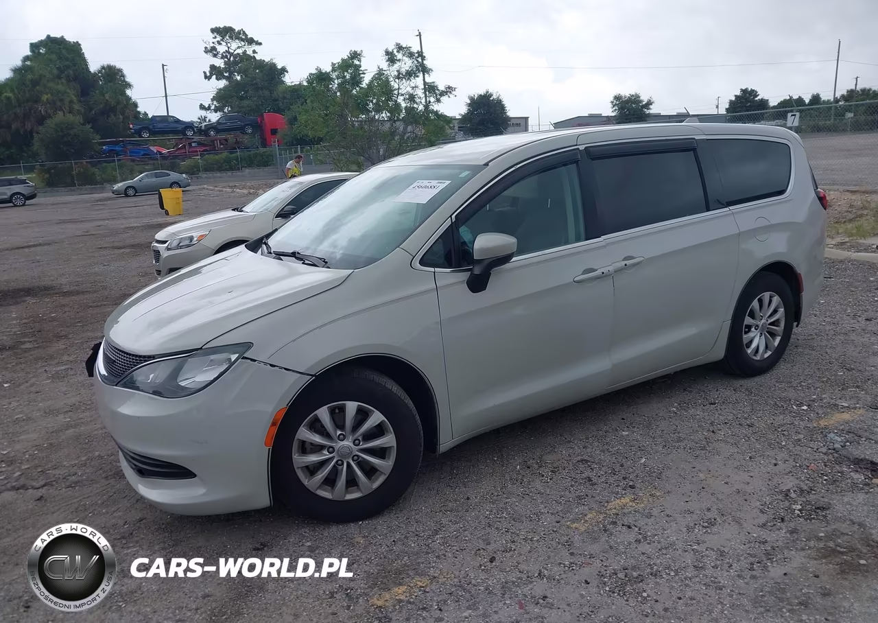 2017 Chrysler Pacifica Touring VIN:2C4RC1DG2HR771170 - 2