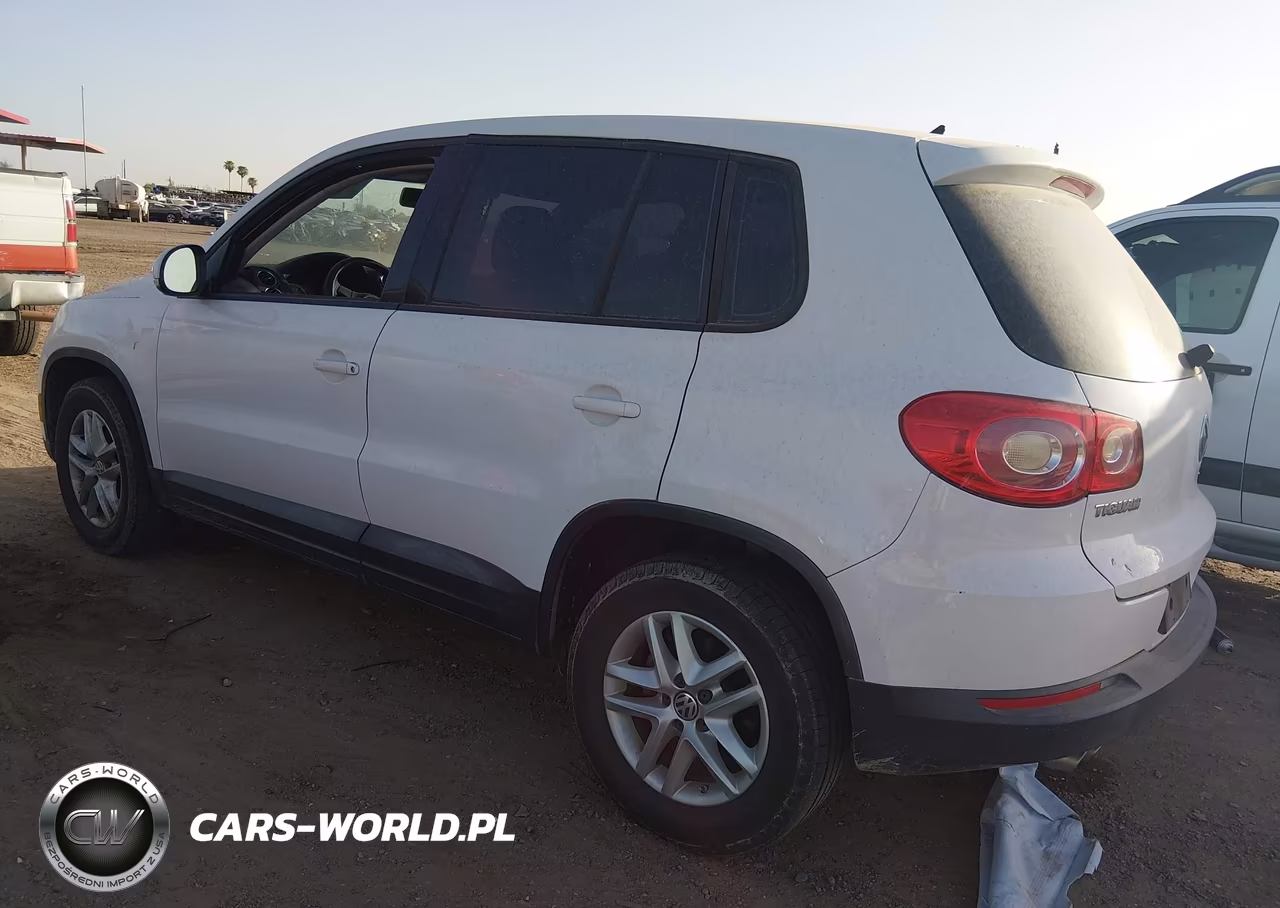 2011 Volkswagen Tiguan S VIN:WVGAV7AX0BW534427 - 3