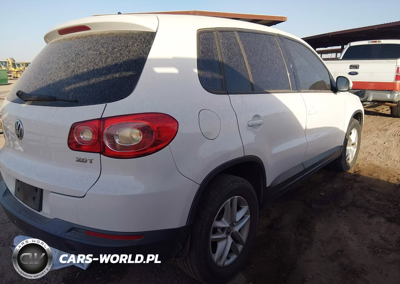 2011 Volkswagen Tiguan S VIN:WVGAV7AX0BW534427 - 4