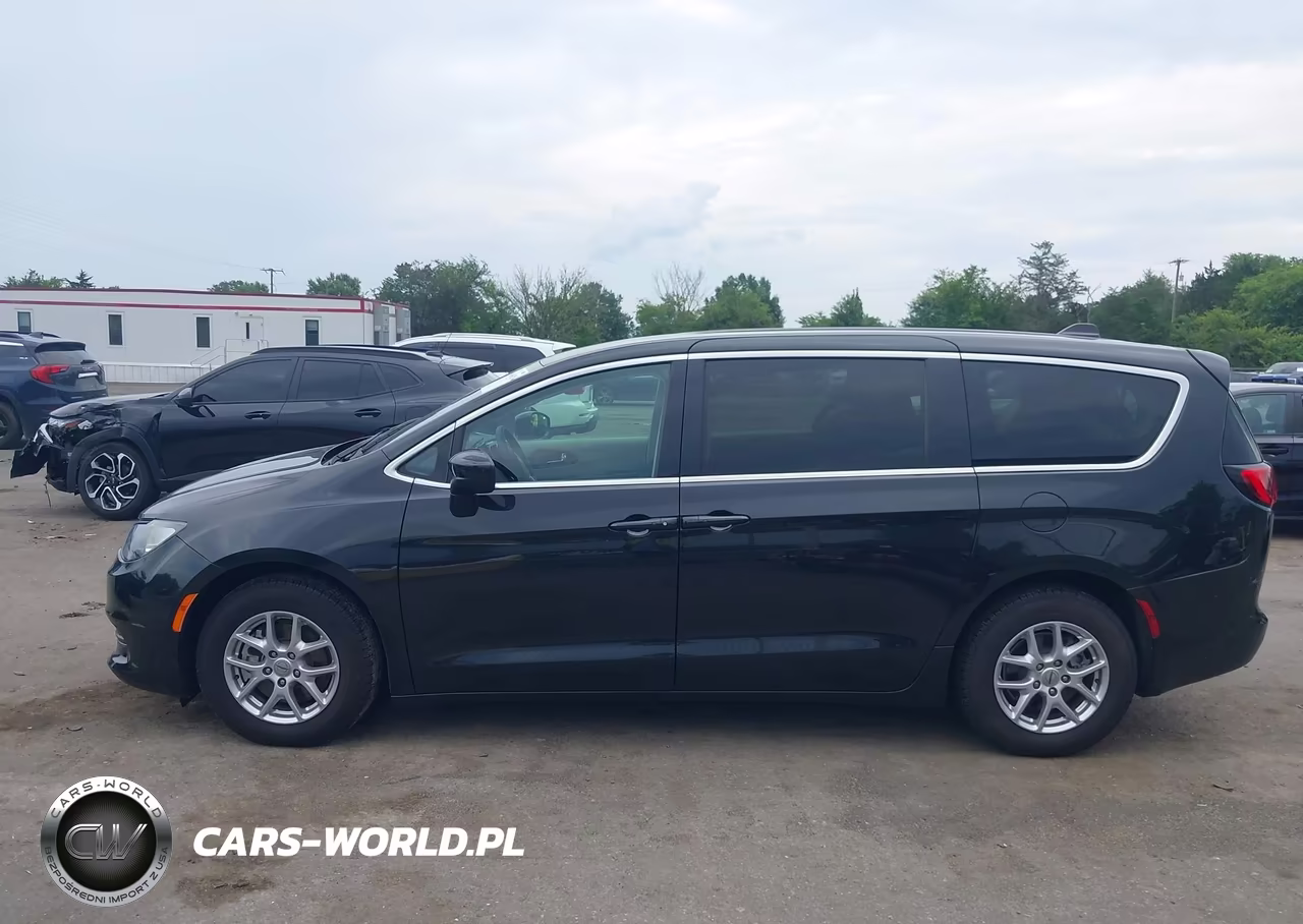 2022 Chrysler Voyager Lx VIN:2C4RC1CG4NR165978 - 14