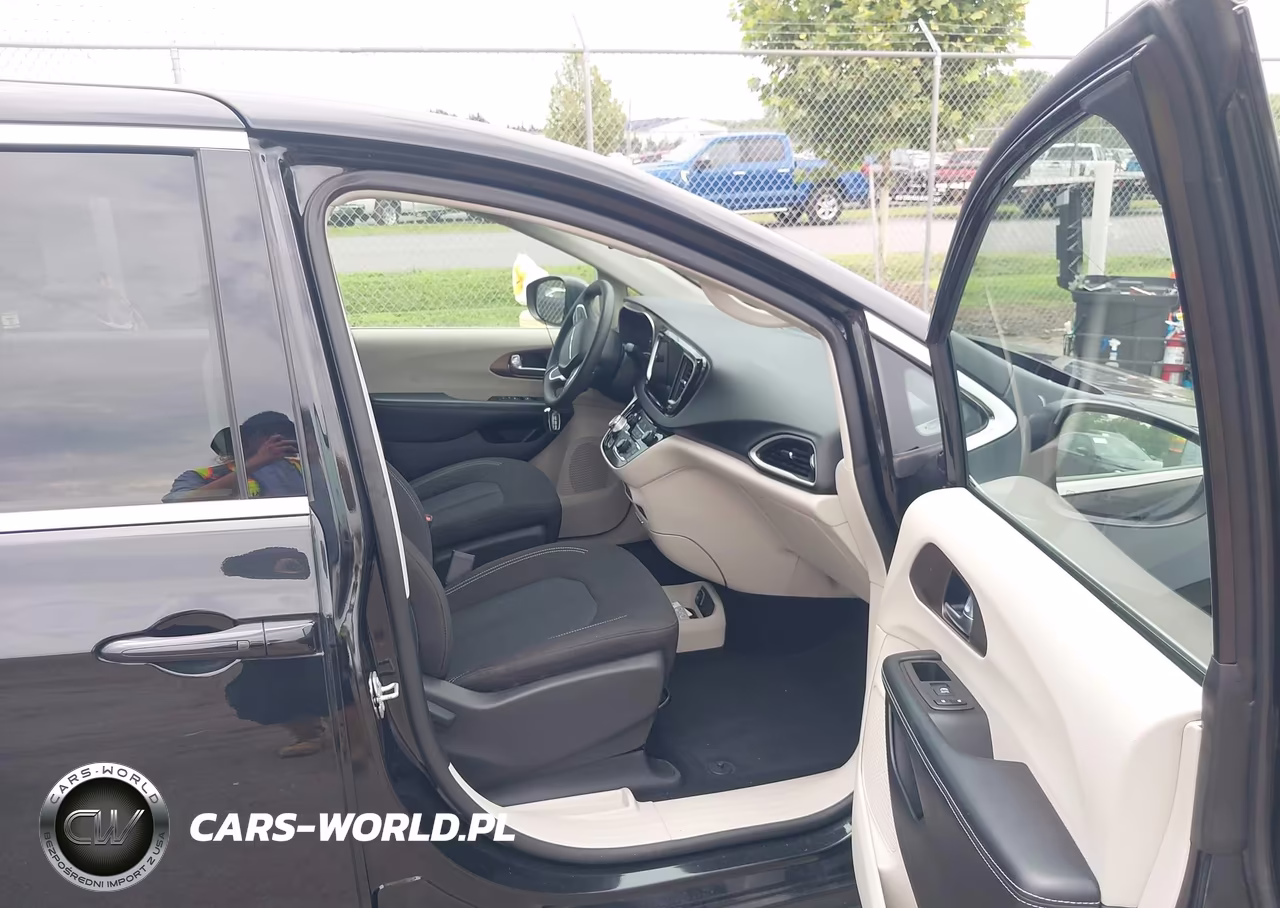 2022 Chrysler Voyager Lx VIN:2C4RC1CG4NR165978 - 5