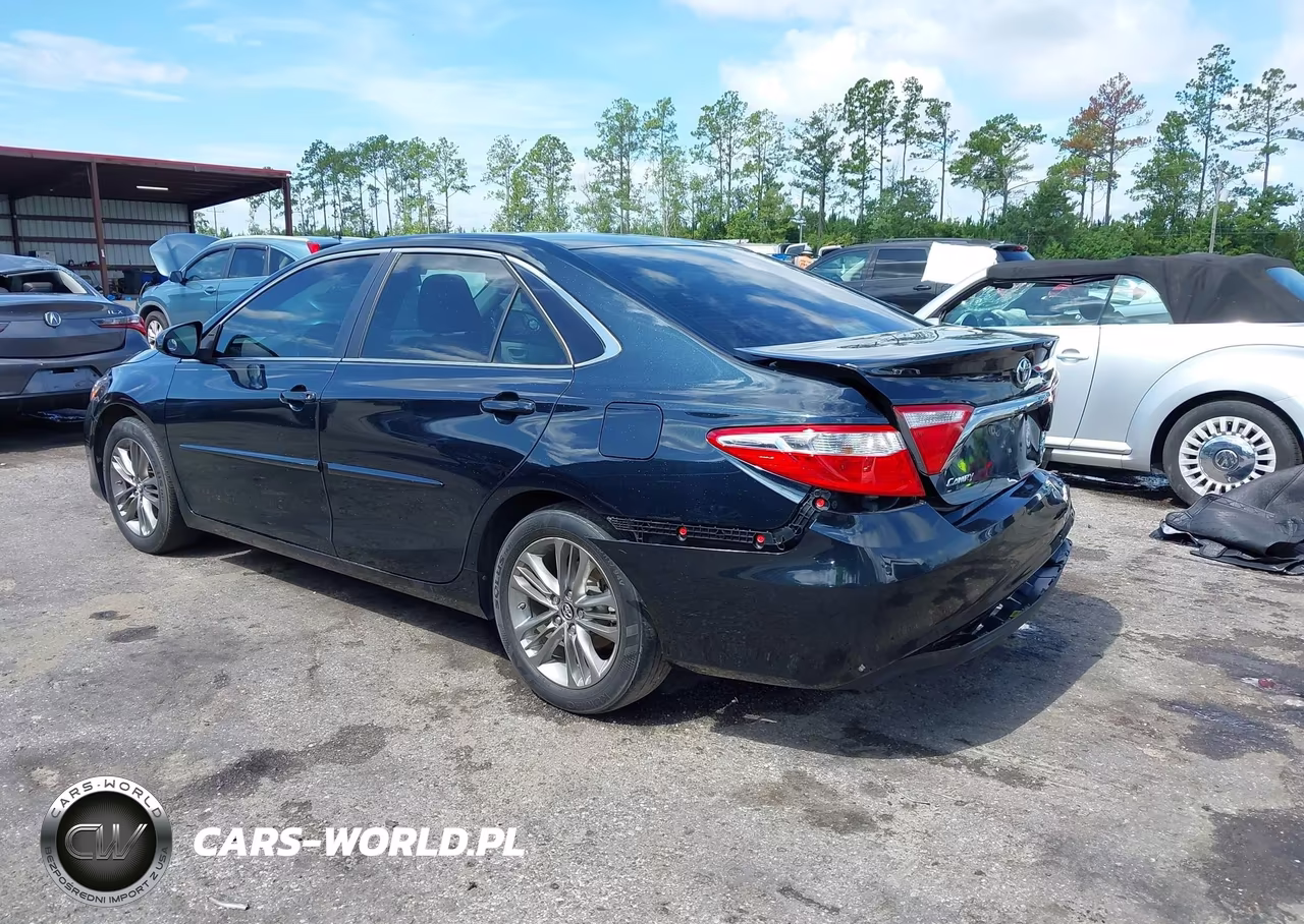 2016 Toyota Camry Se VIN:4T1BF1FK4GU203686 - 3