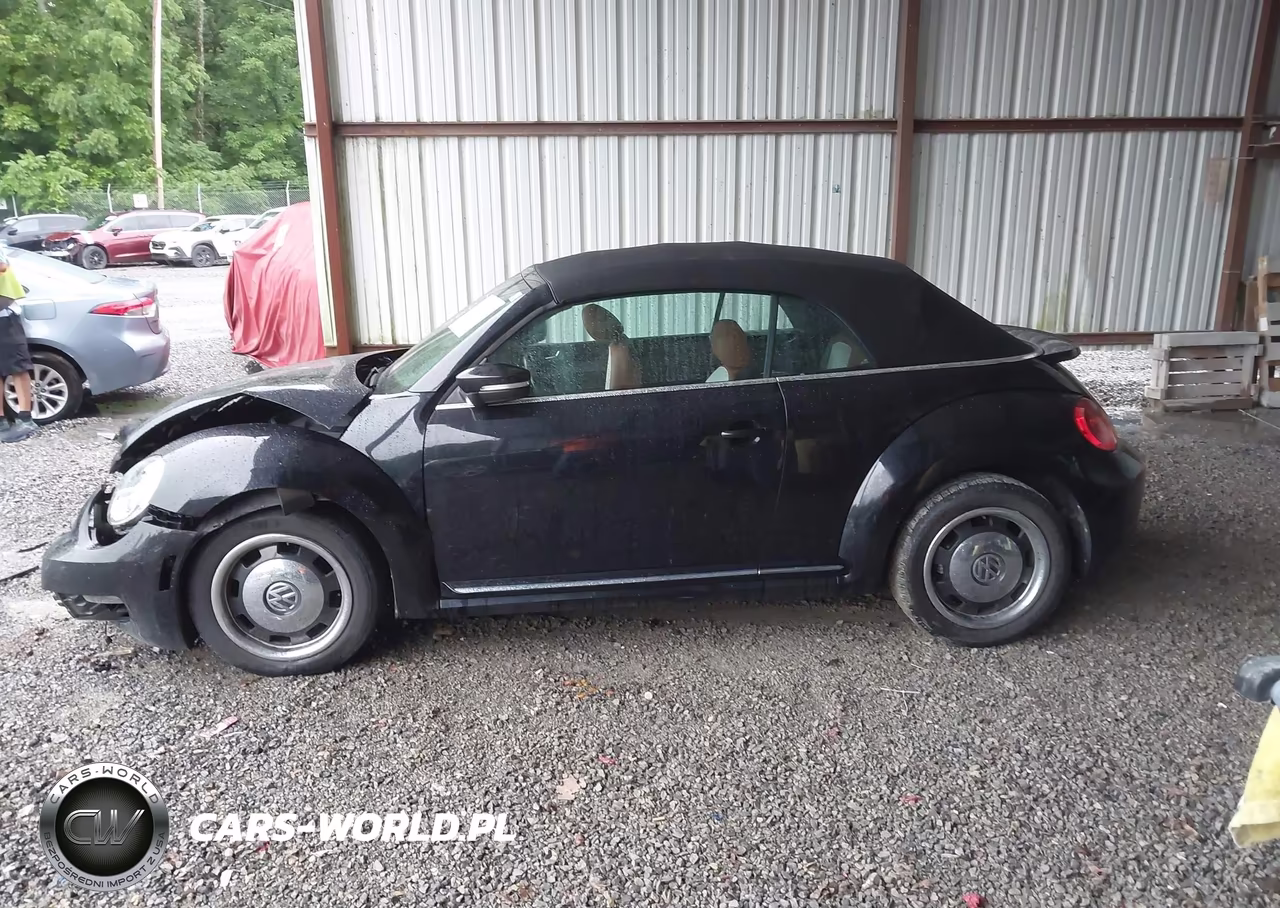 2015 Volkswagen Beetle 1.8T Classic VIN:3VW517AT5FM808416 - 14