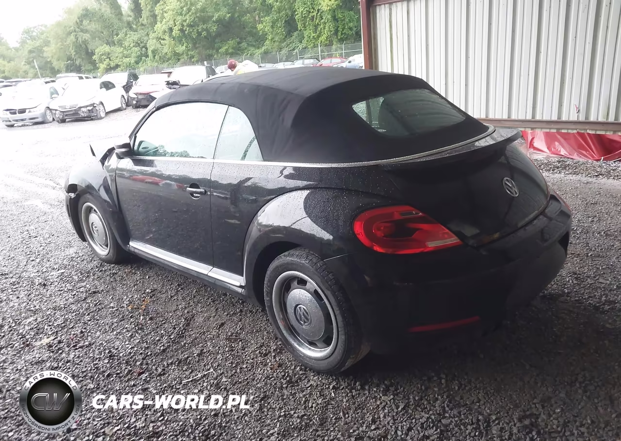 2015 Volkswagen Beetle 1.8T Classic VIN:3VW517AT5FM808416 - 3